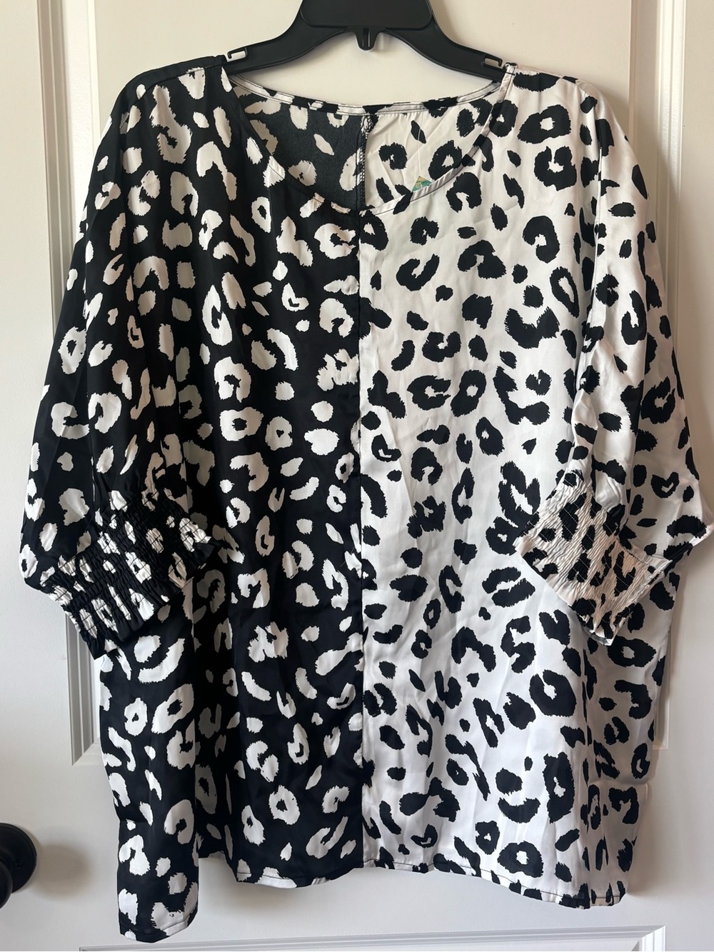 NWT XL Black White Leopard Colorblock Blouse 3/4 Sleeve Animal Print Top